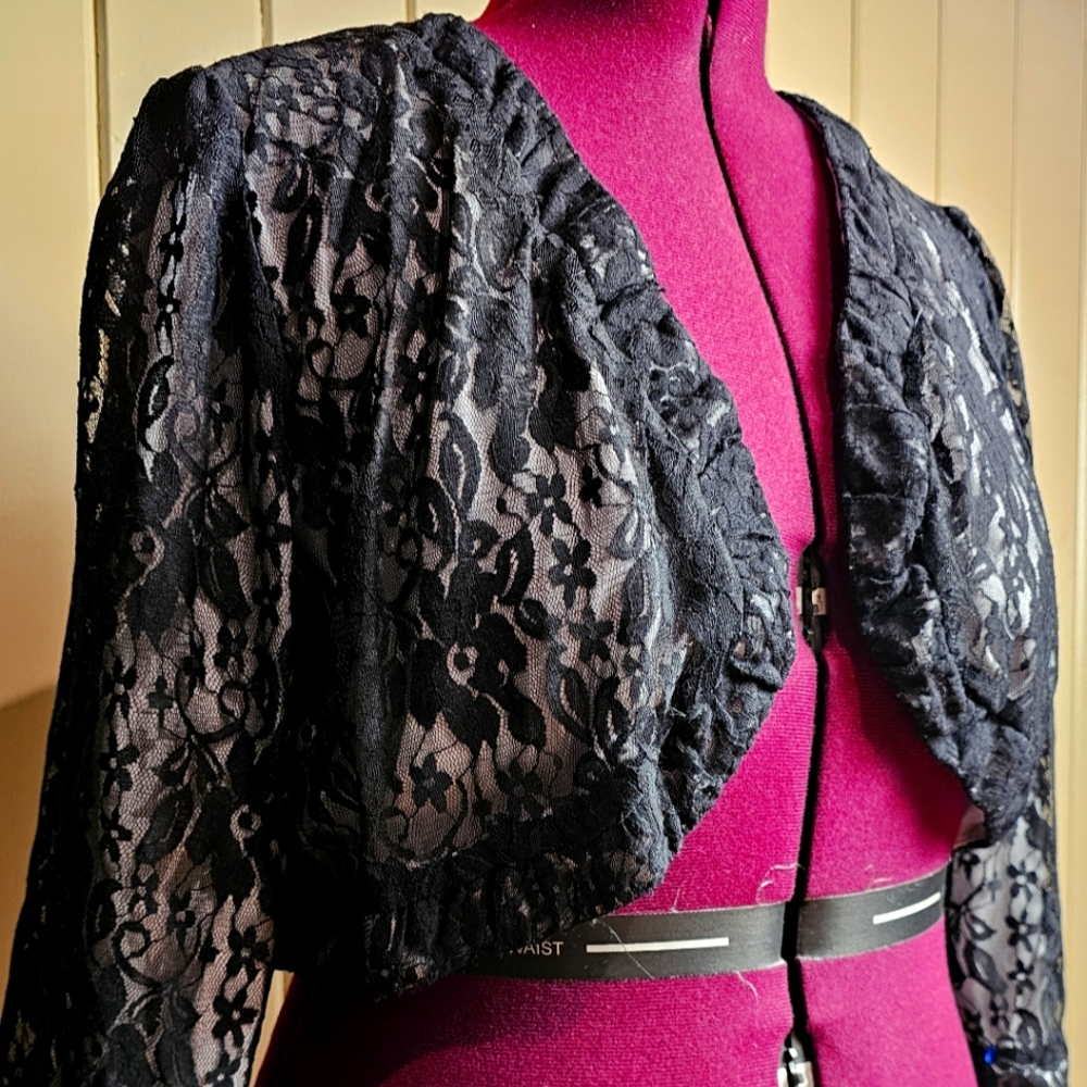 Cropped Lace jacket